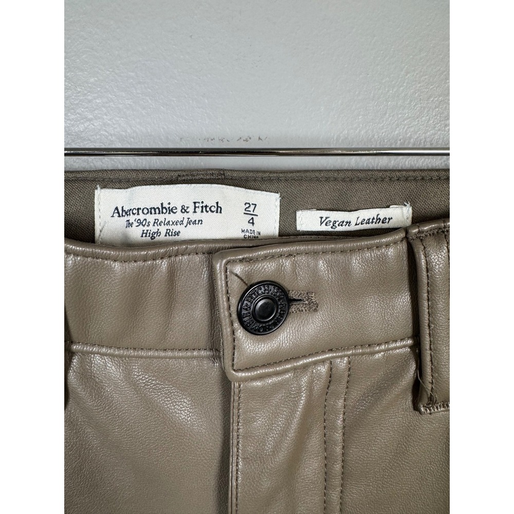 Abercrombie & Fitch 90s Relaxed High Rise Vegan Leather Cargo Pants Taupe 27/4 - Picture 3 of 8